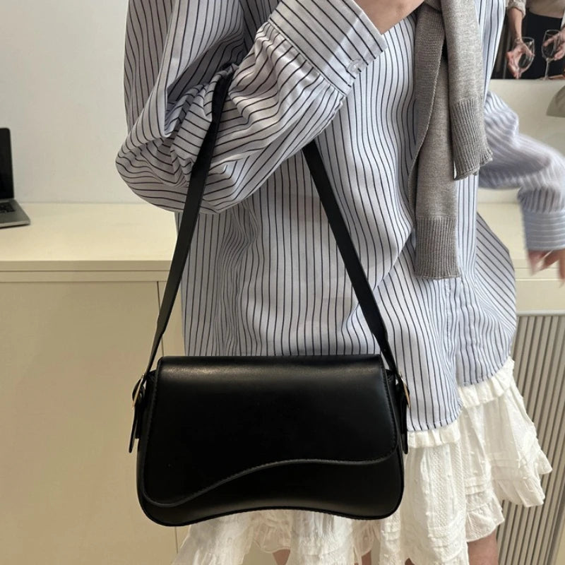 Rosso Vintage Underarm Shoulder Bag – Chic Minimalist Purse for Women