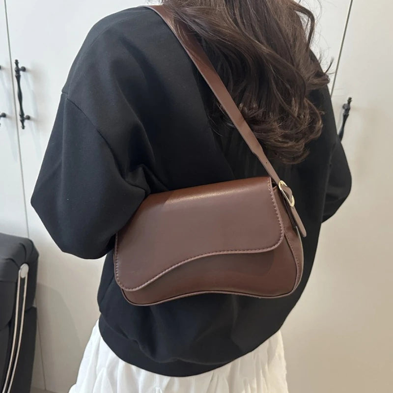 Rosso Vintage Underarm Shoulder Bag – Chic Minimalist Purse for Women